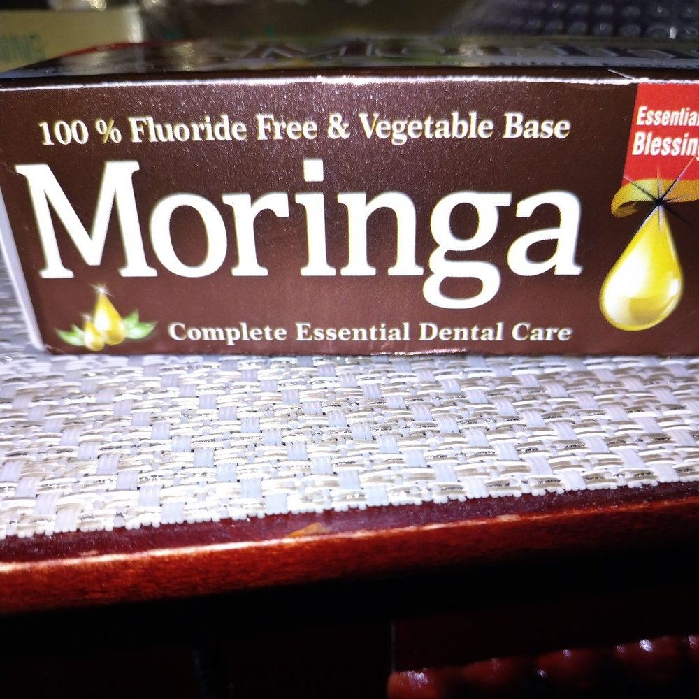100% 5 In 1 Organic Moringa Toothpaste